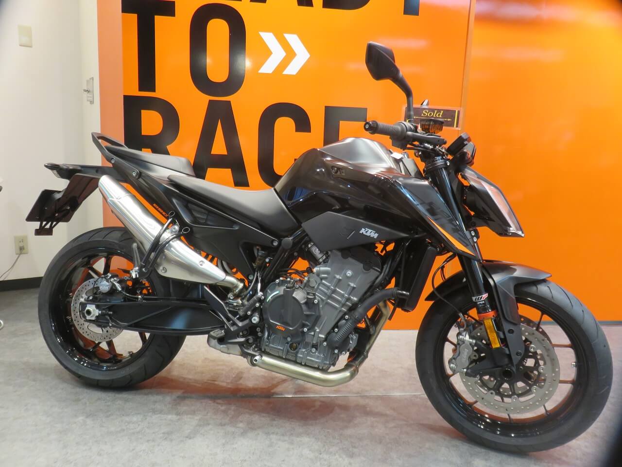 KTM Dukeにキャリーフックとレーシングフックを取り付け | バイク 